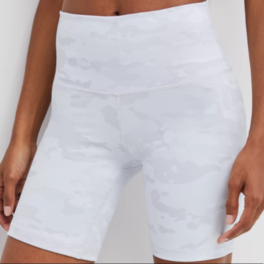 aritzia camo life high-rise 7” XTRA SMALL